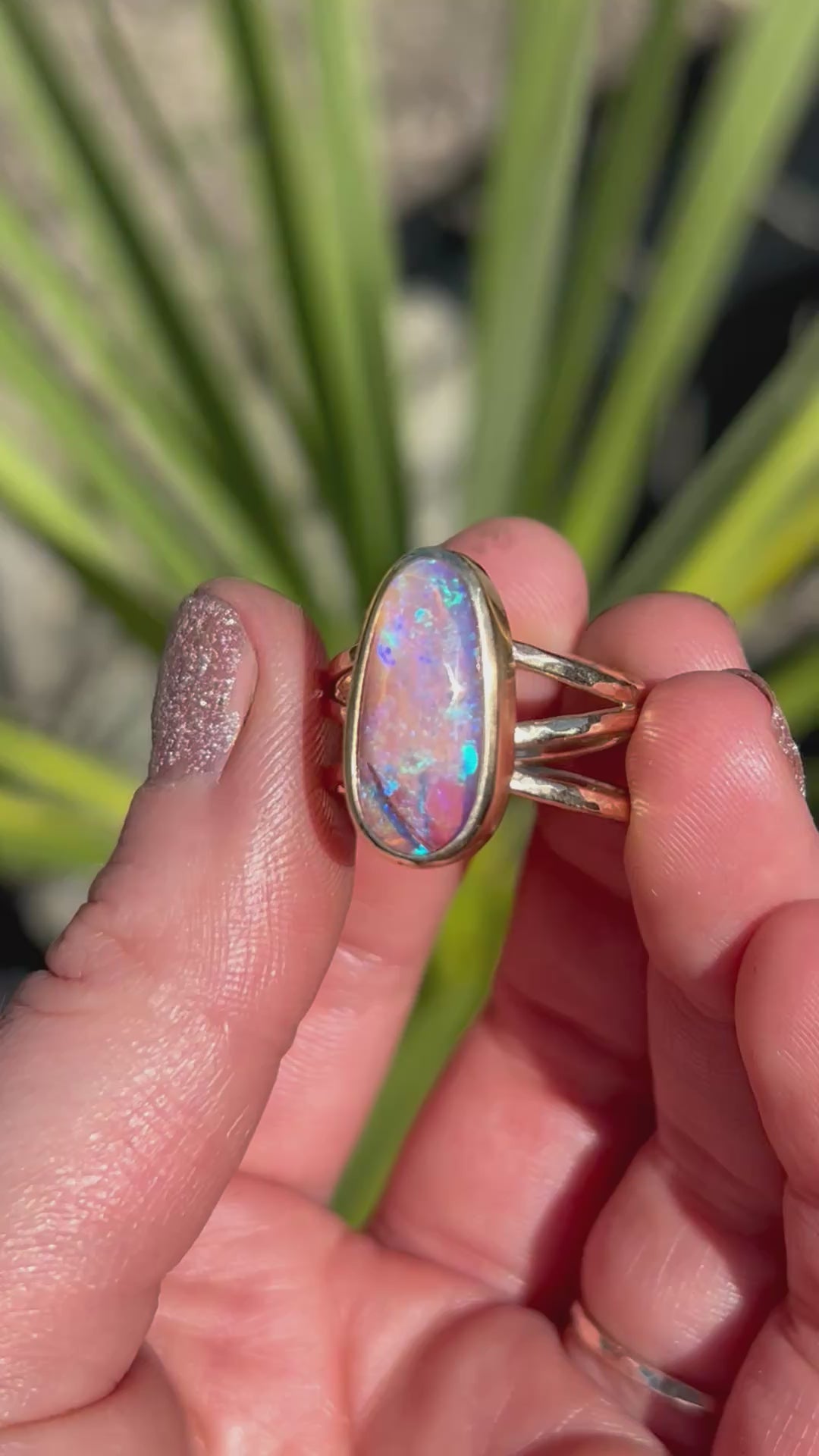 9ct yellow gold Purple pipe Opal ring
